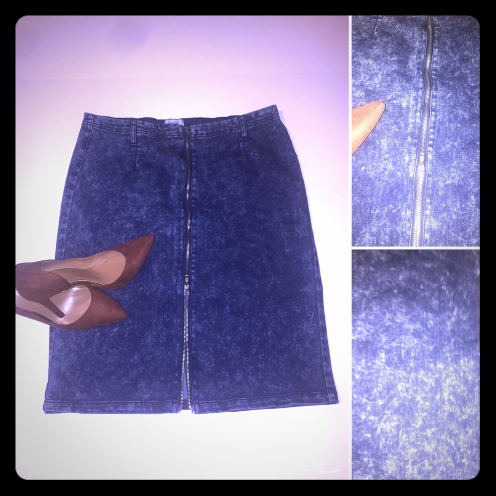Denim front zip skirt